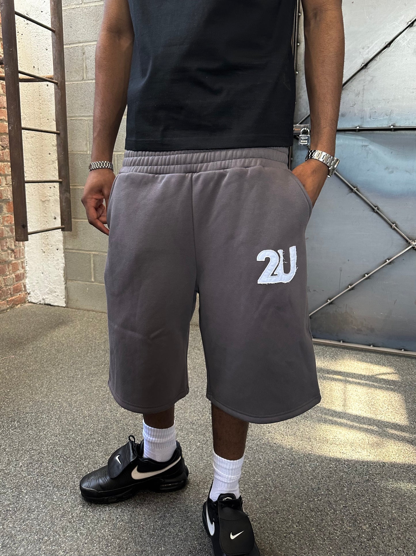 2U Short - Dark Grey